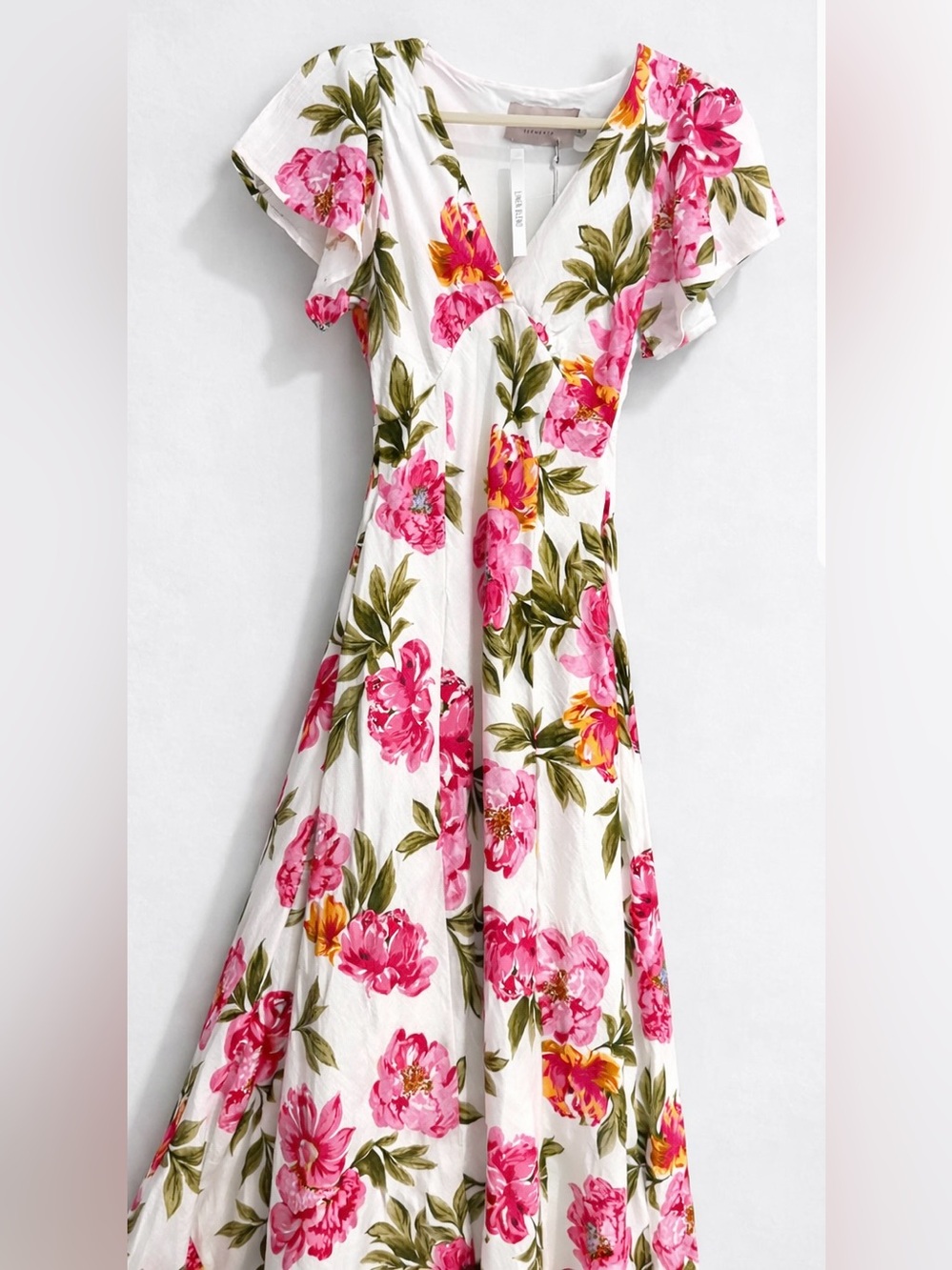 NWT Linen Blend White Floral V-Neck Maxi Dress